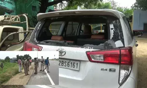 முன்னாள் எம்.பி., சசிகலாபுஷ்பா சென்ற கார் மீது தாக்குதல் !