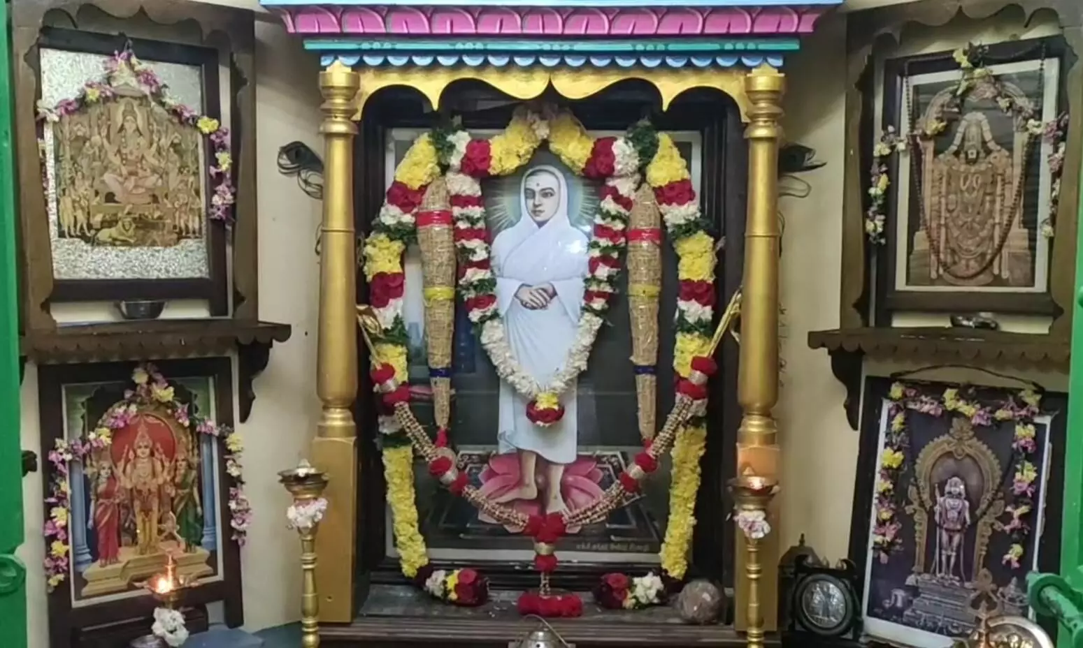 வள்ளலார் கோவிலில் திருவிளக்கு பூஜை வள்ளலார் கோவிலில் திருவிளக்கு பூஜை