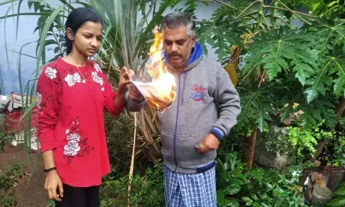 வேளாண் திருத்த சட்ட நகல் எரிப்பு - மார்க்சிஸ்ட் கம்யூனிஸ்ட் போராட்டம் வேளாண் திருத்த சட்ட நகல் எரிப்பு - மார்க்சிஸ்ட் கம்யூனிஸ்ட் போராட்டம்