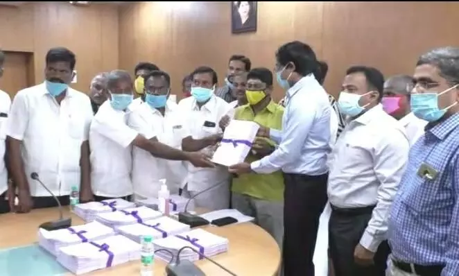 திருப்பூர் : இறுதி வாக்காளர் பட்டியல் வெளியீடு திருப்பூர் : இறுதி வாக்காளர் பட்டியல் வெளியீடு