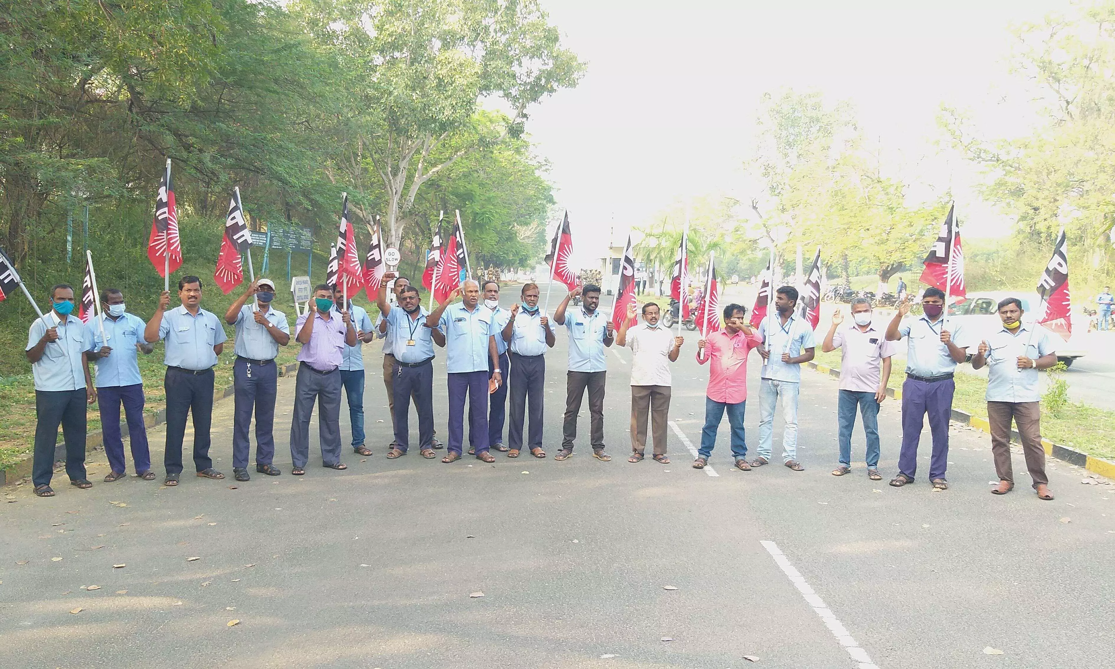 சேலம் இரும்பாலையை தனியார் மயமாக்க எதிர்ப்பு சேலம் இரும்பாலையை தனியார் மயமாக்க எதிர்ப்பு