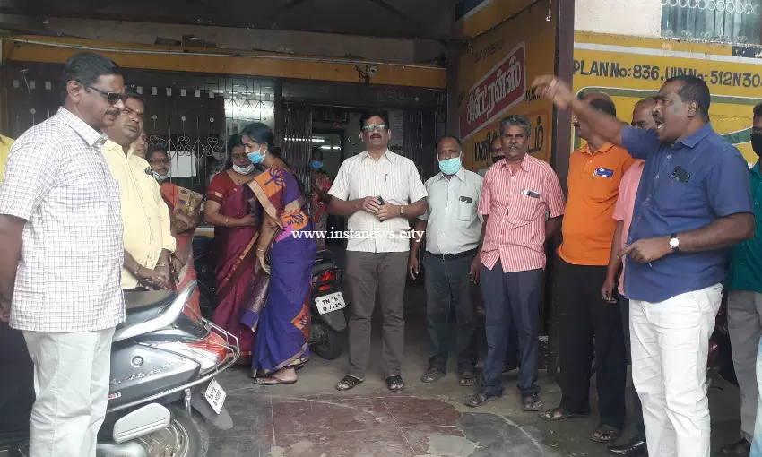 தென்காசியில் காப்பீடு கழக ஊழியர்கள் ஆர்ப்பாட்டம் தென்காசியில் காப்பீடு கழக ஊழியர்கள் ஆர்ப்பாட்டம்