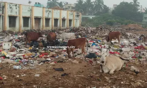குப்பை கிடங்காக மாறிய சமூக நல கூடம்