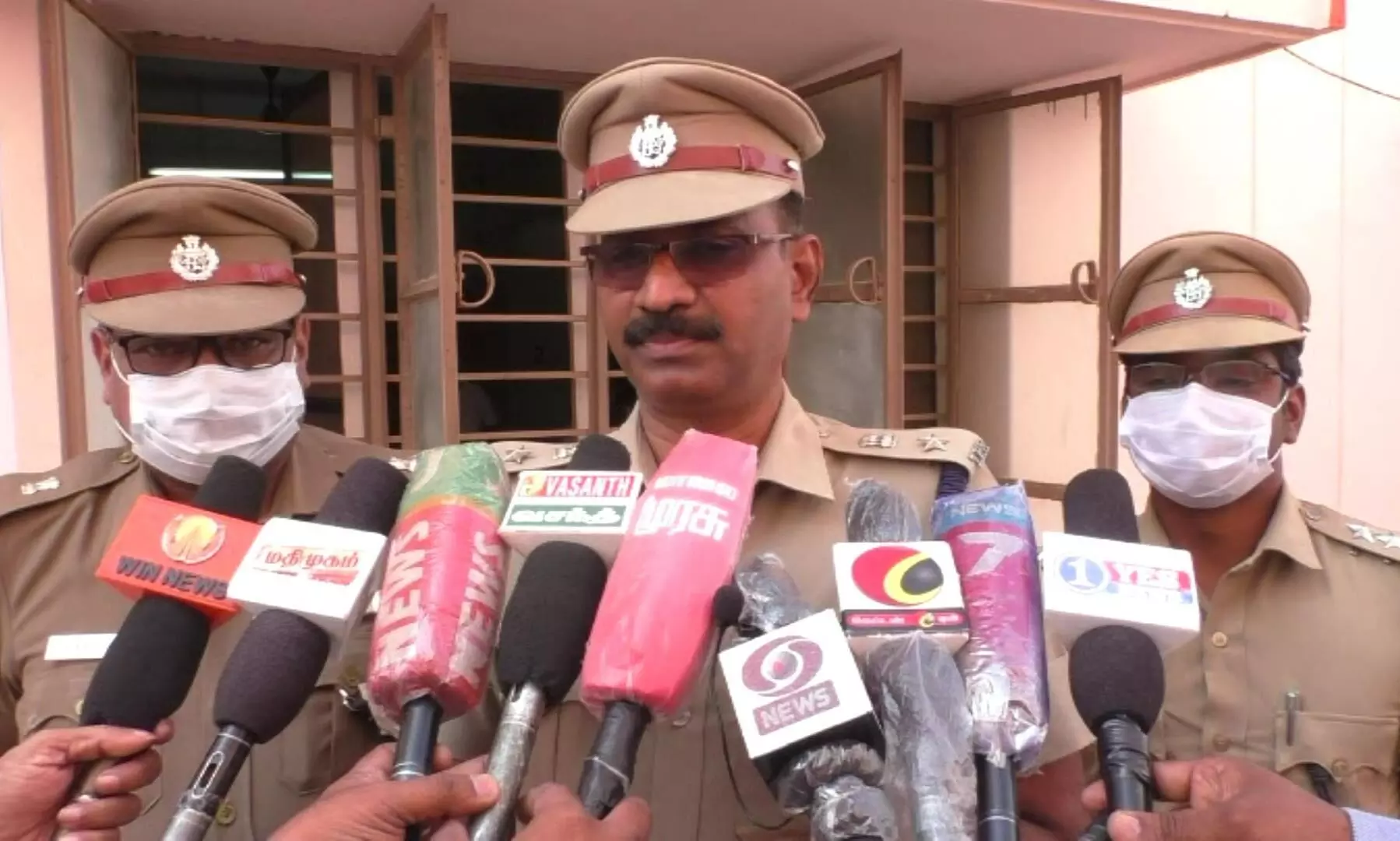 உதவி ஆய்வாளர் கொலை வழக்கு: குற்றவாளியை போலிசார் கஸ்டடியில் எடுத்து விசாரிக்க முடிவு உதவி ஆய்வாளர் கொலை வழக்கு: குற்றவாளியை போலிசார் கஸ்டடியில் எடுத்து விசாரிக்க முடிவு