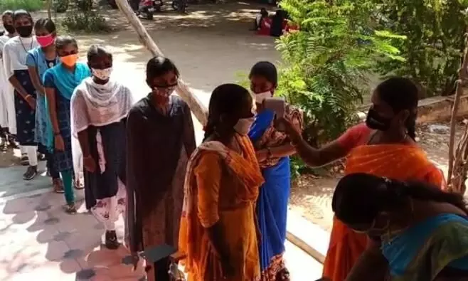 திருப்பூரில் கல்லூரிகள் செயல்பட துவங்கின திருப்பூரில் கல்லூரிகள் செயல்பட துவங்கின