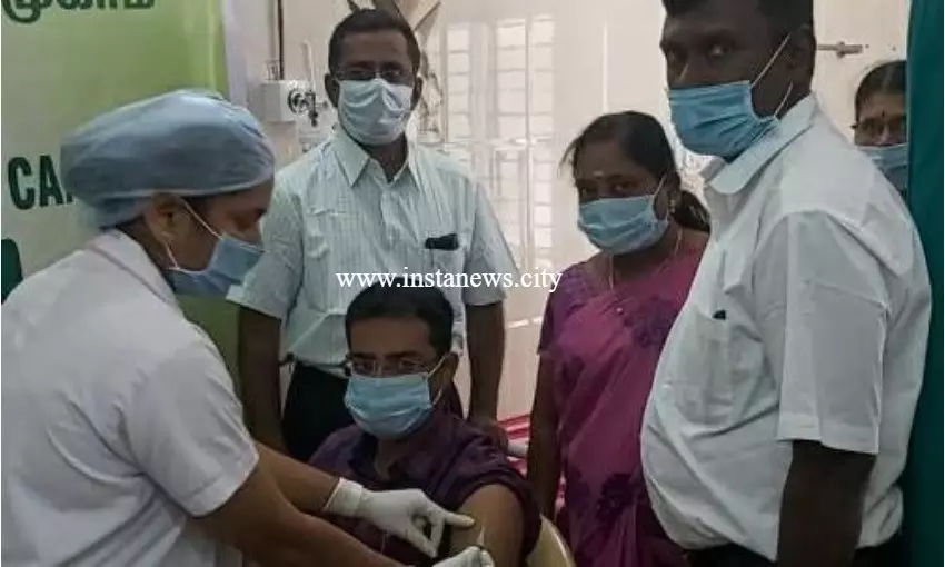 தாராபுரம் சார்-ஆட்சியருக்கு கொரோனா தடுப்பூசி தாராபுரம் சார்-ஆட்சியருக்கு கொரோனா தடுப்பூசி