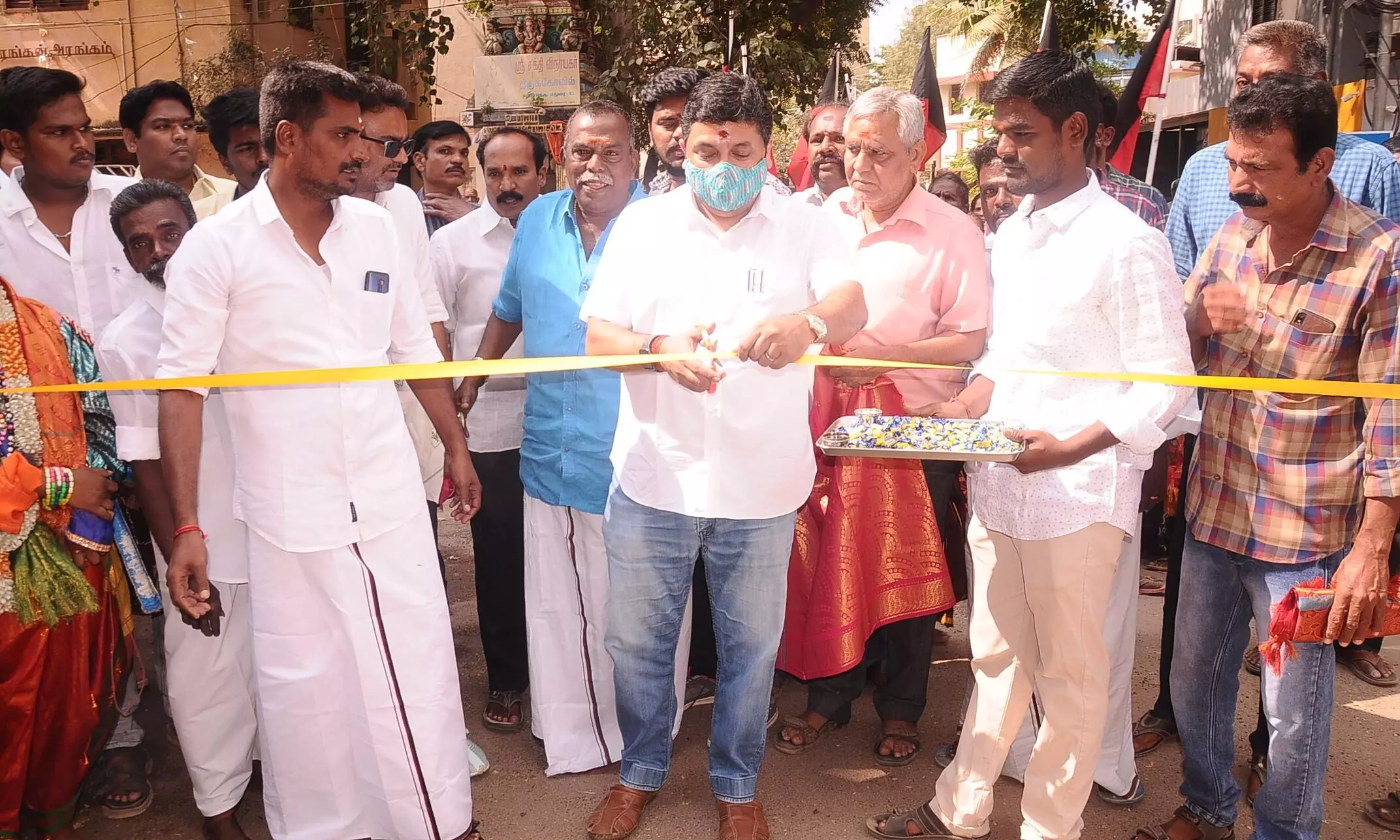 மதுரை: தொகுதி மேம்பாட்டு பணிகளை திறந்து வைத்த எம்.எல்.ஏ மதுரை: தொகுதி மேம்பாட்டு பணிகளை திறந்து வைத்த எம்.எல்.ஏ