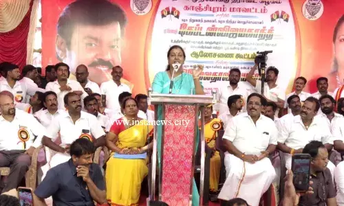 தெளிவான முடிவுக்கு காத்திருக்கிறோம்- பிரேமலதா தெளிவான முடிவுக்கு காத்திருக்கிறோம்- பிரேமலதா