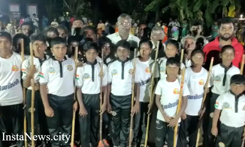 சிலம்ப மாணவர்களுக்கு பாராட்டு விழா சிலம்ப மாணவர்களுக்கு பாராட்டு விழா