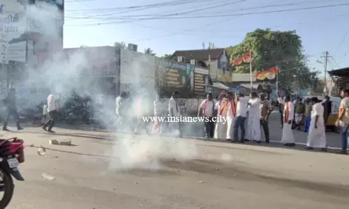 அதிமுக கூட்டணியிலிருந்து விலகல்- தேமுதிக கொண்டாட்டம் அதிமுக கூட்டணியிலிருந்து விலகல்- தேமுதிக கொண்டாட்டம்