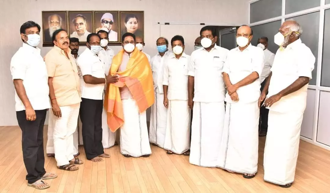 எம்.எல்.ஏ சீட் இல்லை : 5வது முறை கட்சி மாறிய அதிமுக பிரமுகர் எம்.எல்.ஏ சீட் இல்லை : 5வது முறை கட்சி மாறிய அதிமுக பிரமுகர்