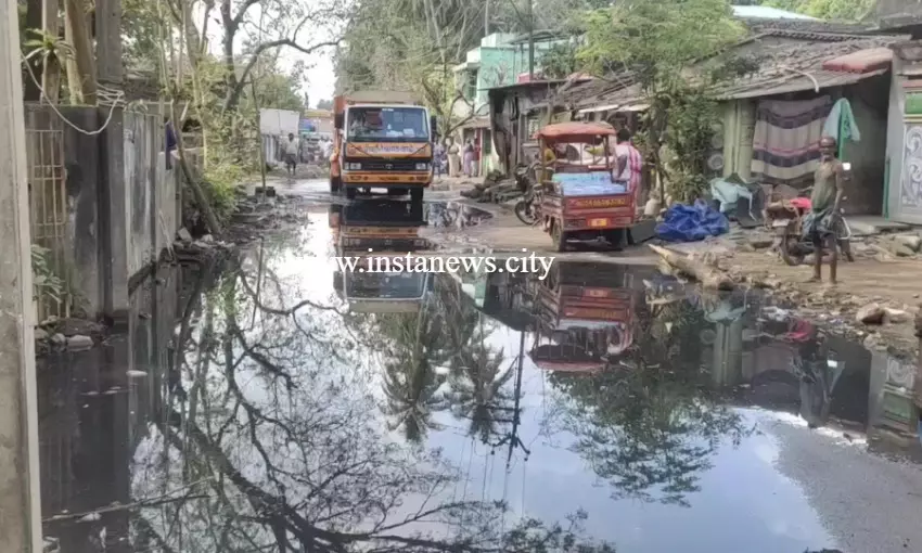 நகராட்சி நிர்வாகத்தை கண்டித்து பொதுமக்கள் சாலை மறியல் நகராட்சி நிர்வாகத்தை கண்டித்து பொதுமக்கள் சாலை மறியல்
