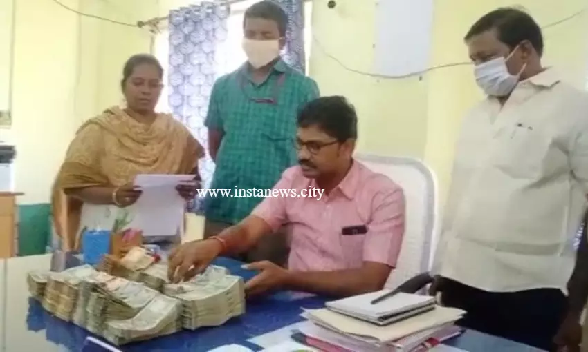 உரிய ஆவணங்கள் இல்லாத 14 லட்சம் பறிமுதல் உரிய ஆவணங்கள் இல்லாத 14 லட்சம் பறிமுதல்