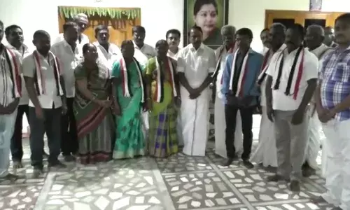 தேமுதிகவில் இருந்து 50பேர் விலகி  அதிமுகவில் இணைந்தனர் தேமுதிகவில் இருந்து 50பேர் விலகி  அதிமுகவில் இணைந்தனர்