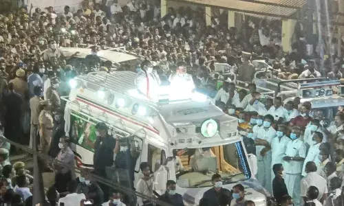 தஞ்சையில் முதல்வர் ஆவேசம்