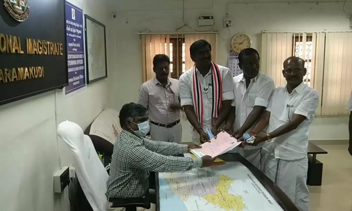 பரமக்குடி அதிமுக வேட்பாளர் வேட்புமனு தாக்கல் பரமக்குடி அதிமுக வேட்பாளர் வேட்புமனு தாக்கல்