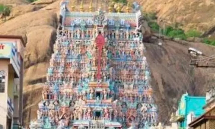 திருப்பரங்குன்றம்: சென்டிமென்ட் ஜெயிக்குமா? திருப்பரங்குன்றம்: சென்டிமென்ட் ஜெயிக்குமா?