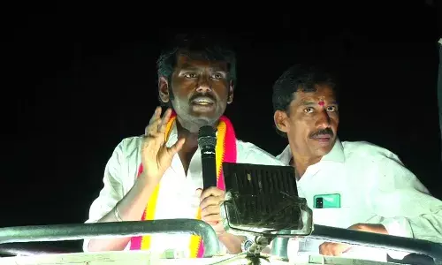 நூறுக்கும், பீருக்கும் ஓட்டு போட்டால்   ஆண்டவனும் காப்பாற்றமாட்டான் நூறுக்கும், பீருக்கும் ஓட்டு போட்டால்   ஆண்டவனும் காப்பாற்றமாட்டான்