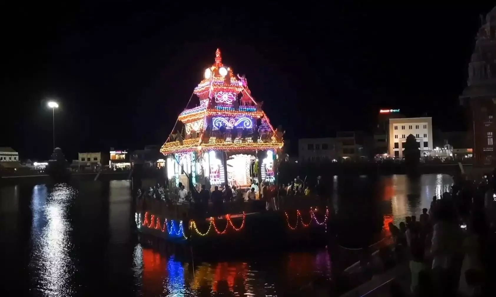 நாகேஸ்வரர் சுவாமி திருக்கோவிலில் தெப்ப திருவிழா நாகேஸ்வரர் சுவாமி திருக்கோவிலில் தெப்ப திருவிழா