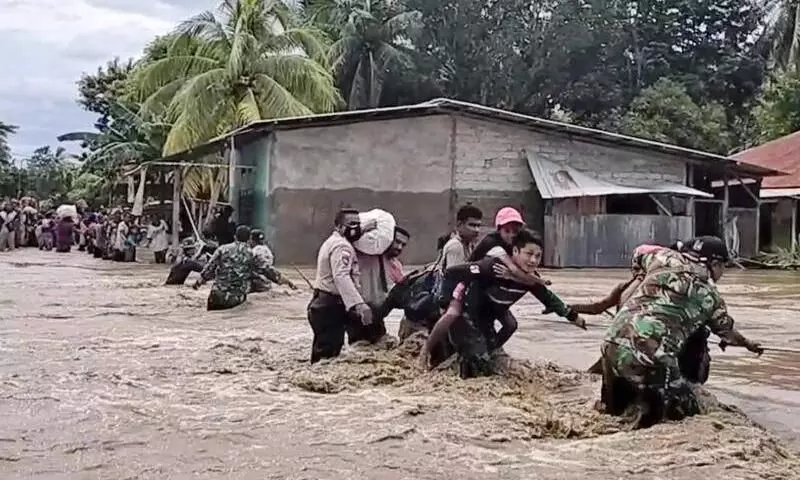இந்தோனேஷியா, திமோர்- நகரில் ஏராளமானோர் பலி இந்தோனேஷியா, திமோர்- நகரில் ஏராளமானோர் பலி