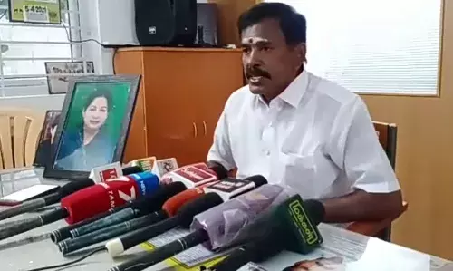 மீறப்படும் தேர்தல் விதிமுறை:  தோப்பு வெங்கடாசலம் குற்றச்சாட்டு