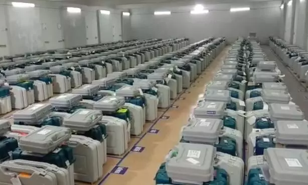 வாக்குப்பதிவு இயந்திரங்கள் எண்ணிக்கை மையங்களுக்கு பாதுகாப்பாக சென்றது வாக்குப்பதிவு இயந்திரங்கள் எண்ணிக்கை மையங்களுக்கு பாதுகாப்பாக சென்றது