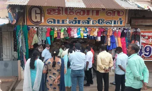விதியை மீறும் கடைகளுக்கு பூட்டி   சீல் வைப்பு