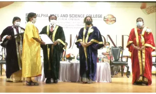 மாணவர் தலைக்கனம் படிப்பால் முதிர்வு பெறுகிறது  சென்னை பல்கலை துணைவேந்தர் பேச்சு