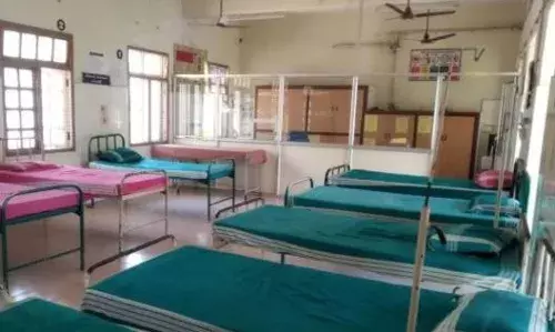 கொரோனா வார்டாக மாறும் மாணவர் விடுதிகள்: பாதிப்பின் உச்சத்தில் சென்னை..!