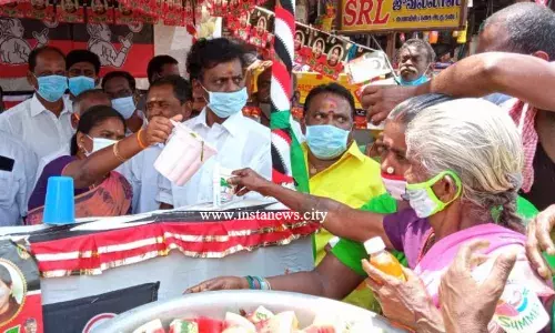 பொதுமக்கள் தாகம் தணிக்க நீர், மோர் பந்தல் திறப்பு