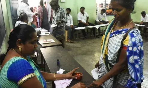 வேளச்சேரி மறுவாக்குப்பதிவு தொடங்கியது..!