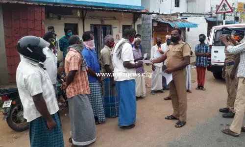 கொரோனா விழிப்புணர்வு ஏற்படுத்திய போலீசார்