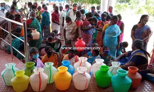 6 மாதமாக குடிநீர் விநியோகம் இல்லை- பொதுமக்கள் போராட்டம்