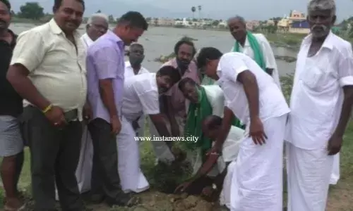 விவேக் மறைவிற்கு மரக்கன்றுகள் நட்டு அஞ்சலி