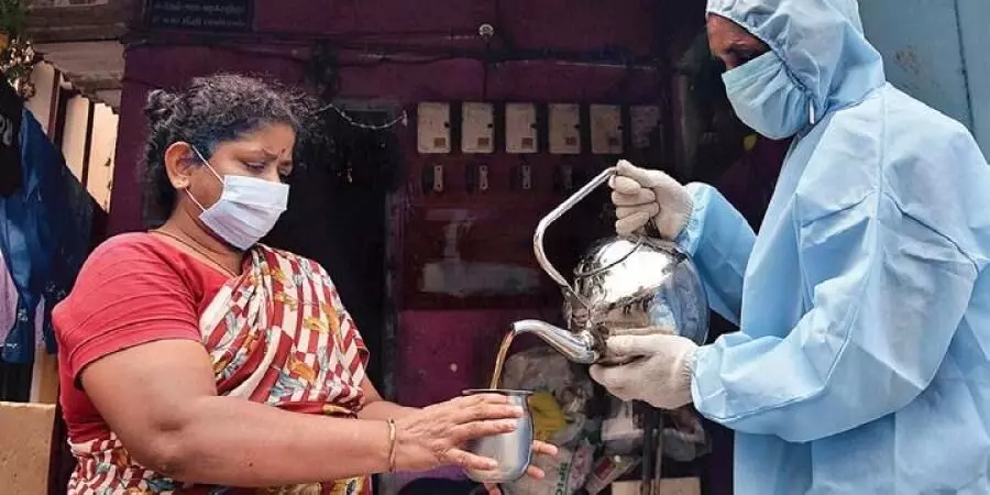 குமாரபாளையத்தில் கபசுர குடிநீர் வழங்கல் குமாரபாளையத்தில் கபசுர குடிநீர் வழங்கல்