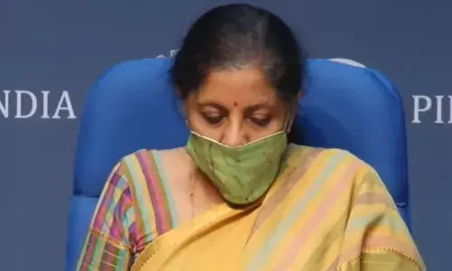 பொருளாதார மறுமலர்ச்சிக்கு  நடவடிக்கை:  நிதி அமைச்சர் நிர்மலா சீதாராமன்