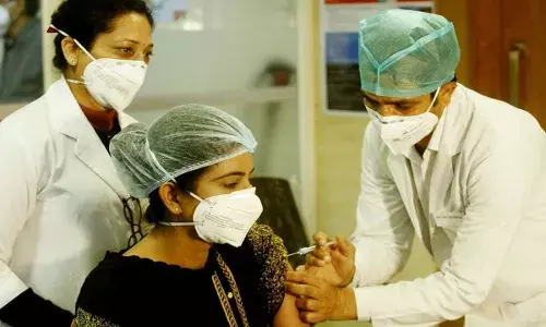 குமாரபாளையம் அரசு ஆஸ்பத்திரியில்   கொரோனா தடுப்பூசி : தற்காலிக நிறுத்தம்