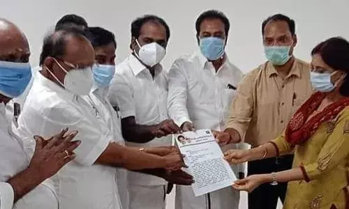 வாக்கு எண்ணும் மையத்தில் இணைய வசதியை, மே 1ம் தேதிதான் கொடுக்க வேண்டும்