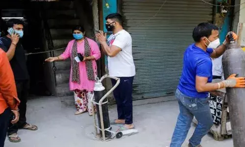 டெல்லியில் ஆக்சிஜன் தட்டுப்பாடு :  60 நோயாளிகள்  கவலைக்கிடம்