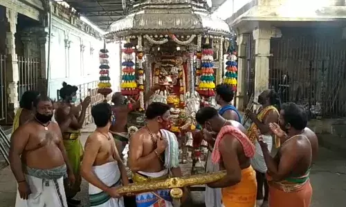 எட்டுக்குடி முருகன் கோவிலில்  வெள்ளி தேர் உற்சவம்