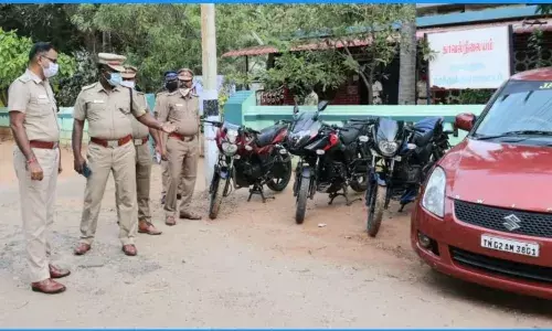 டாஸ்மாக் ஊழியரிடம் 6.13 லட்சம் பணத்தை கொள்ளையடித்த 2 பேர் கைது
