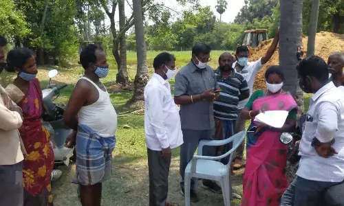 செல்போன் டவர் அமைக்க பொதுமக்கள் எதிர்ப்பு