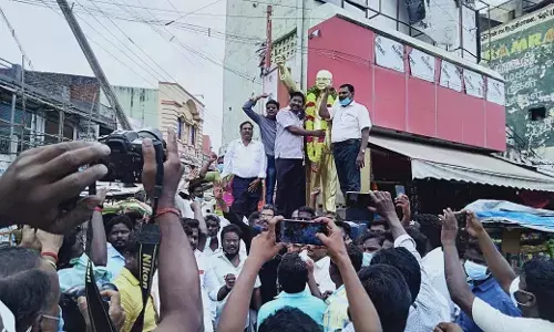 காட்டுமன்னார்கோயில் எம்எல்ஏ அம்பேத்கர் சிலைக்கு மாலை