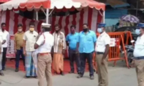 அம்பத்தூர் போக்குவரத்து காவல்துறையினர்   கொரோனா விழிப்புணர்வு