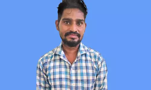 பிரபல ரவுடி கைது : தாளமுத்துநகர் போலிசார் அதிரடி. பிரபல ரவுடி கைது : தாளமுத்துநகர் போலிசார் அதிரடி.