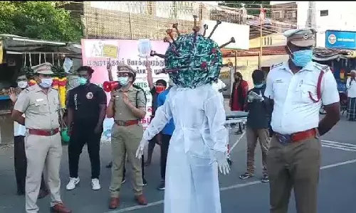 ஊரை சுற்றினால் கொரோனா பிடிக்குதோ இல்லையோ, நாங்க பிடிப்போம்: காவல்துறை