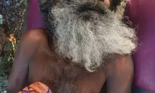 விழுப்புரம் அருகே  மர்மமான முறையில் சாமியார் சாவு