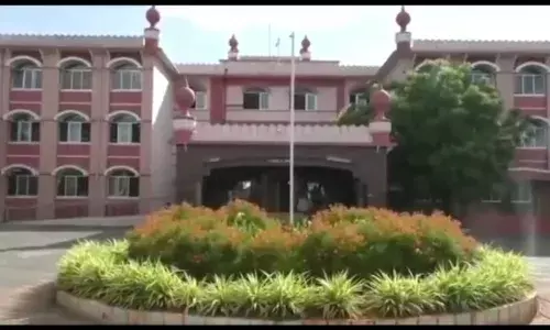 சட்ட உதவி கோரலாம் சட்டப்பணிகள் குழு அறிவிப்பு