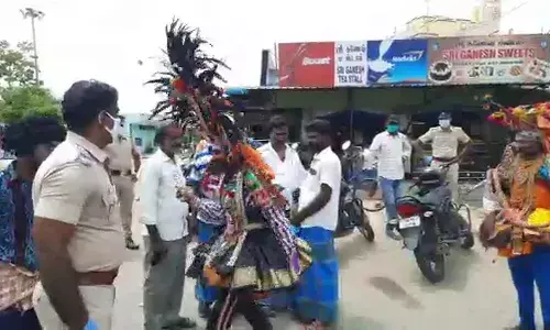 கூடுவாஞ்சேரி போலீசார் எமன் வேடமணிந்து விழிப்புணர்வு பிரசாரம்