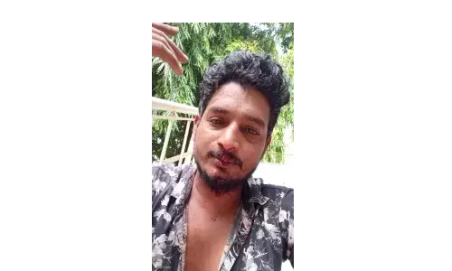 குடிபோதையில் முககவசம் அணியாத ஆம்புலன்ஸ் ஓட்டுனரின் மூக்கை உடைத்த காவலர்.